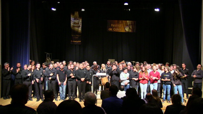 “Mal Passet” i “El Terròs” dignifiquen el folklore valencià a la 10ª Edició del Festival de Colles de Cocentaina