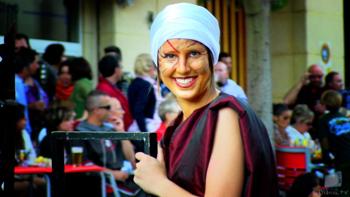 Onil continua les Festes Majors amb una radiant entrada de Moros i Cristians