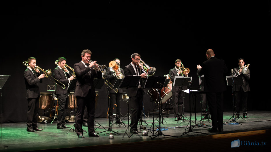 Els grup de metalls 'Castalla Bone & Friends' omplen l'Auditori de Castalla