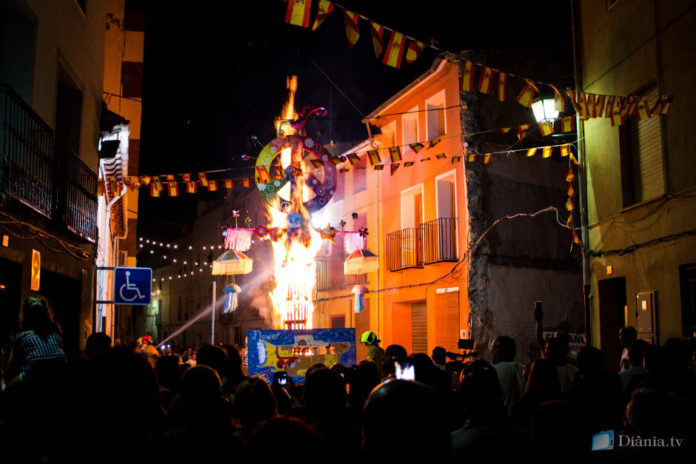 Onil clou els actes per Sant Jaume amb la cremà de la falla