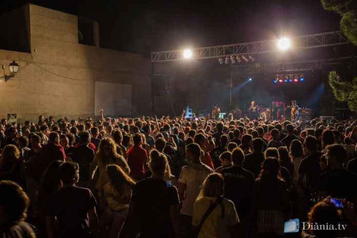 Gatillazo enlaira Beneixama a cop del punk rock més contundent