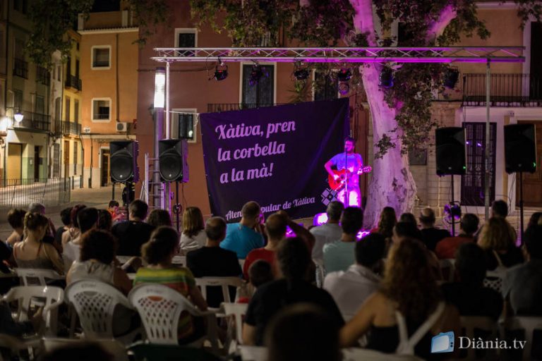 Un taller muixeranguer i l'actuació de Toni de l'Hostal culminen la segona jornada de la 'Fira Ferotge'